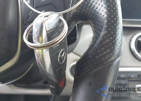 2015 Mercedes-Benz Gla 250 4Matic z USA, uszkodzony, nr VIN WDCTG4GB3FJ114580